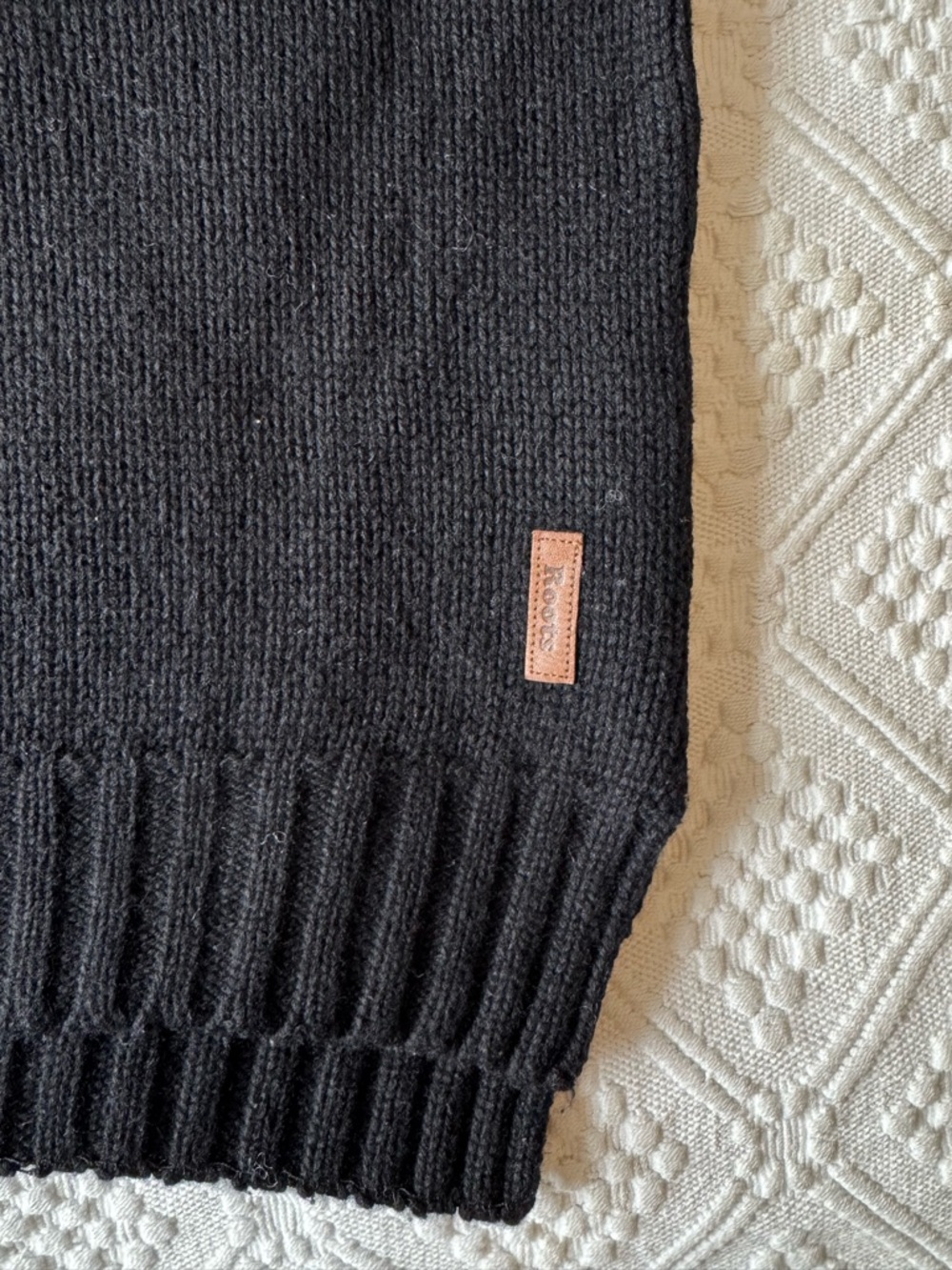 Roots Fair isle wool blend sweater, black, size medium - Picture 5 of 6